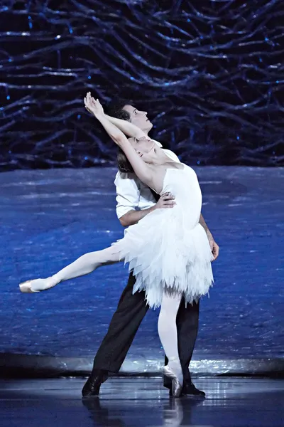 Graeme Murphy's Swan Lake